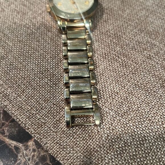 Women’s Michael Kors Gold Watch - Picture 9 of 9